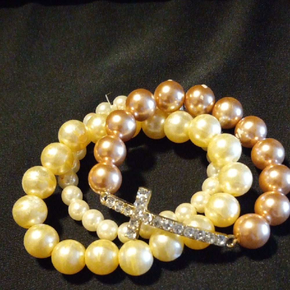 Elegant faux Pearl Bracelet with Cross Charm